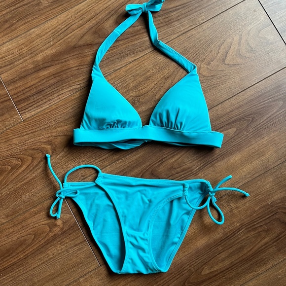 Victoria's Secret Other - Victorias Secret Swim Set - size XS - Like New Condition